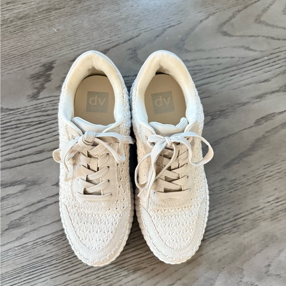 DV by Dolce Vita sneakers! - Picture 3 of 6